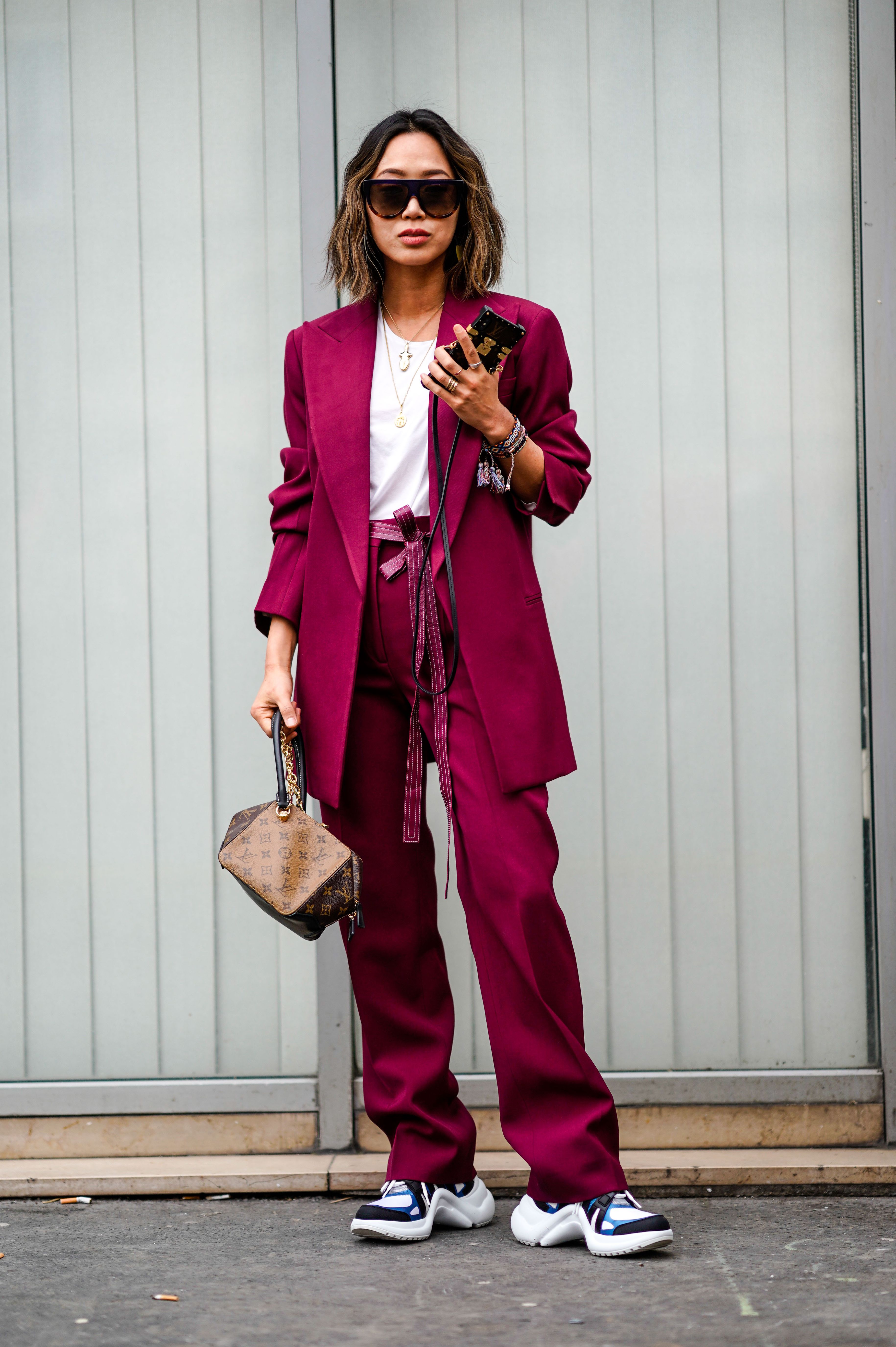 Street Style : Paris Fashion Week Womenswear Fall/Winter 2018/2019 : Day Six